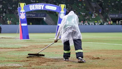 N&atilde;o &eacute; barro: O que &eacute; a &lsquo;mancha&rsquo; marrom no gramado do Allianz Parque?