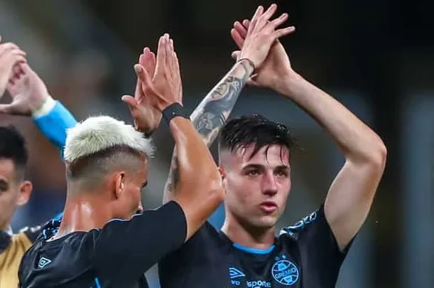 O fato novo que pode fazer Renato repensar esquema t&aacute;tico&nbsp;no&nbsp;Gr&ecirc;mio