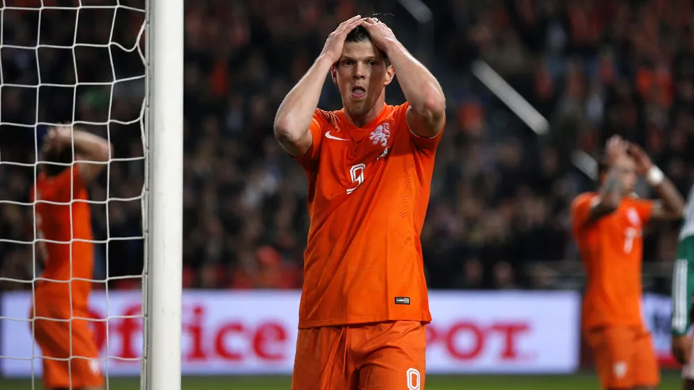 Esse gol perdido &eacute; a raz&atilde;o por que muita gente pega no p&eacute; de Huntelaar