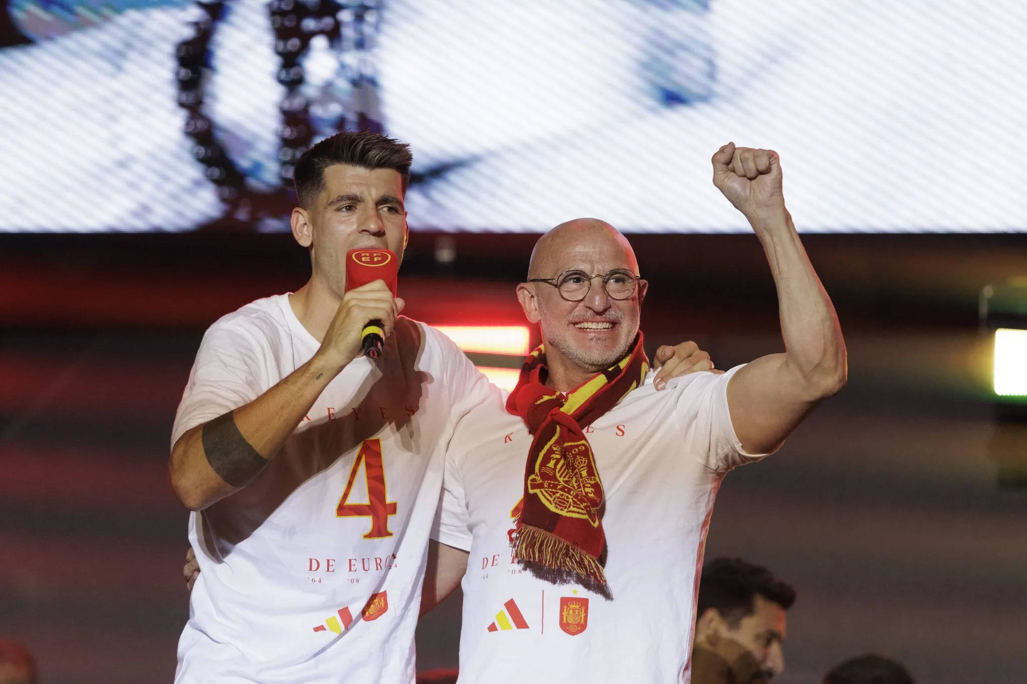 Morata e Oyarzabal ap&oacute;s a conquista da Eurocopa 2024