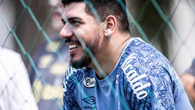 Com m&aacute; fase de Braz&atilde;o, Jo&atilde;o Paulo pode voltar ao gol do Santos em 2024?