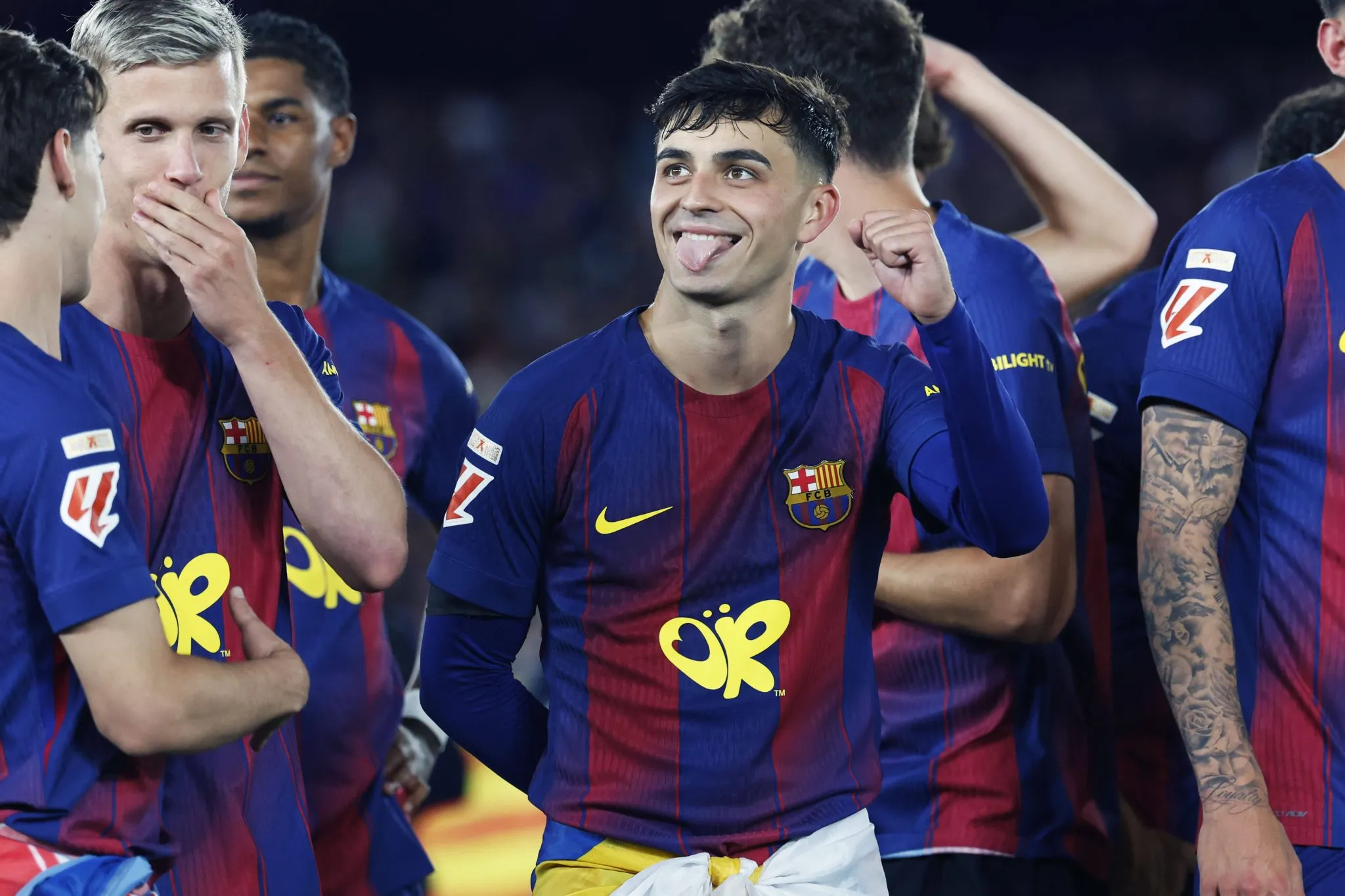 Pedri celebra t&iacute;tulo espanhol do Barcelona