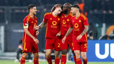 Roma imp&otilde;e nova derrota ao Milan e merecidamente garante vaga na semi da Liga Europa