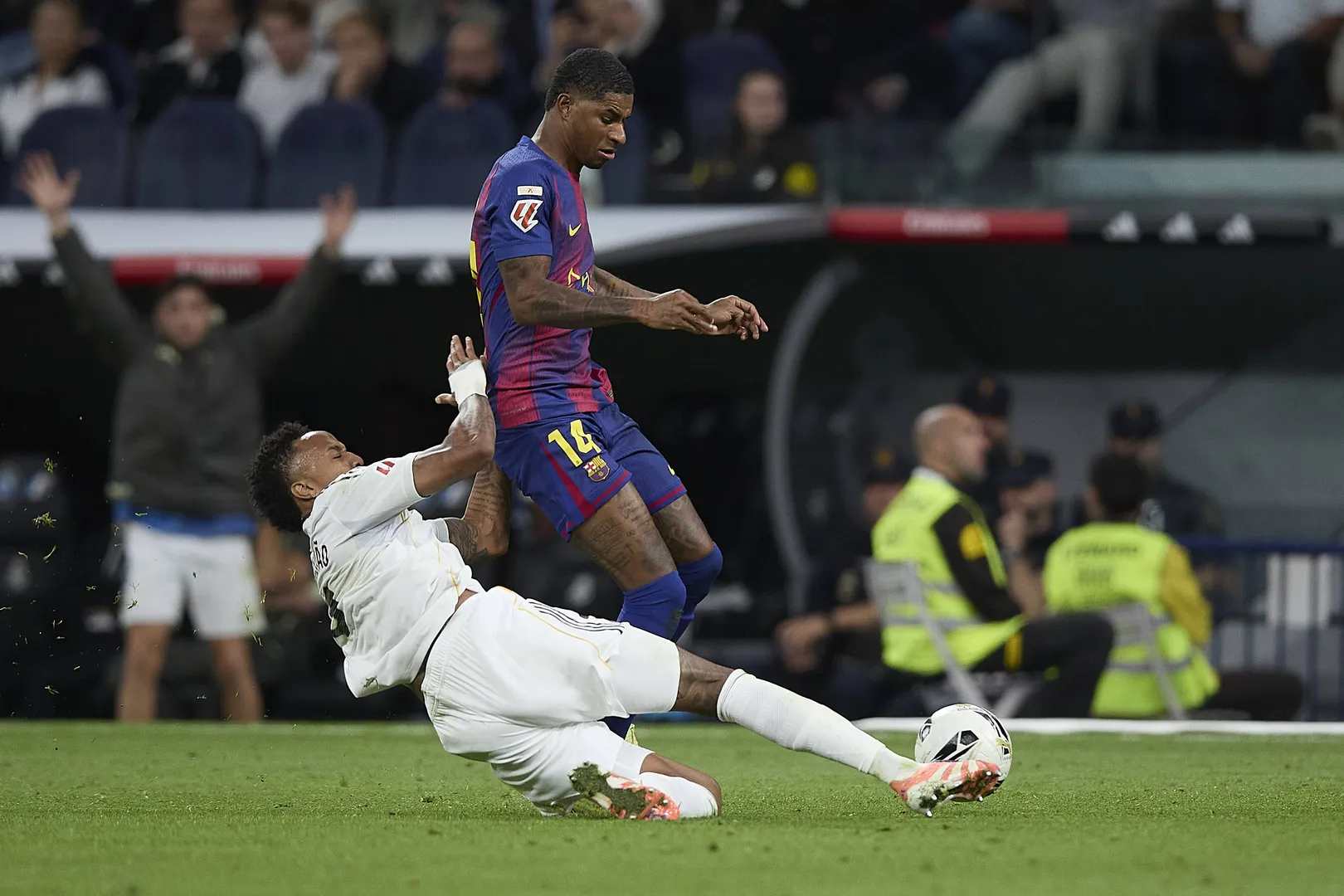 Milit&atilde;o em a&ccedil;&atilde;o contra o Barcelona