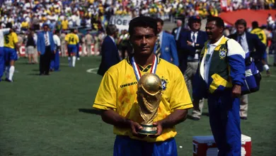 A vis&atilde;o de Cruyff e a nostalgia torta de um mito de 30 anos