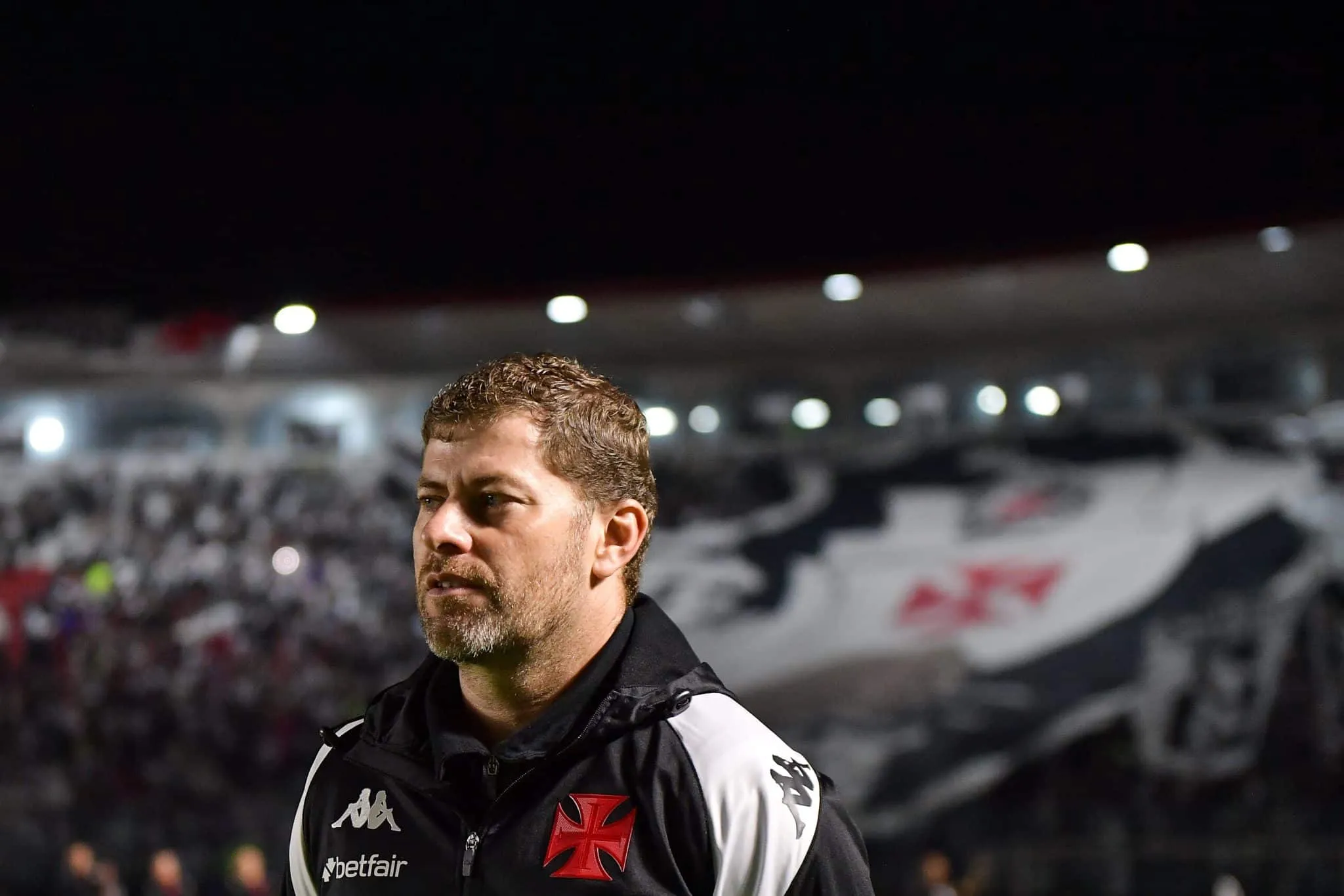 Falta repert&oacute;rio ou elenco? T&eacute;cnico do Vasco indica causas de sequ&ecirc;ncia ruim