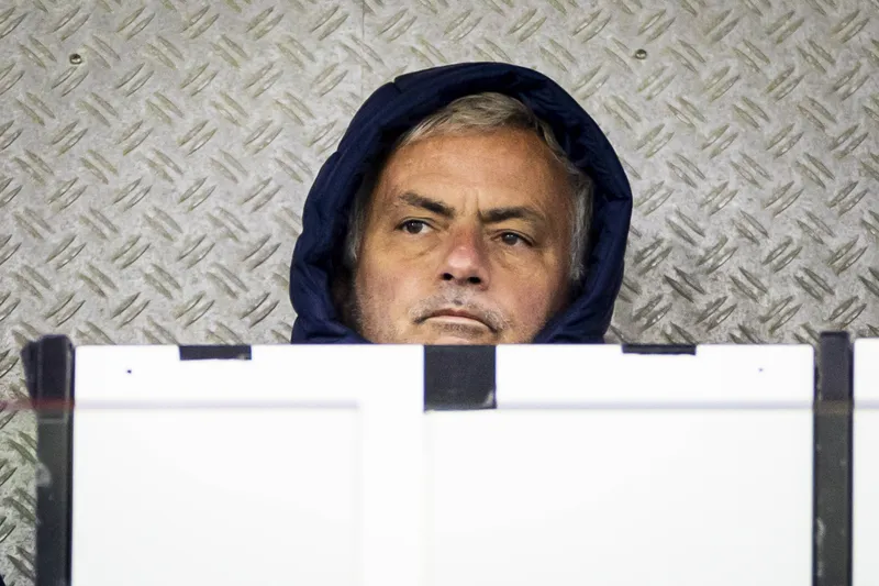 Mourinho est&aacute; no Fenerbah&ccedil;e desde junho deste ano 