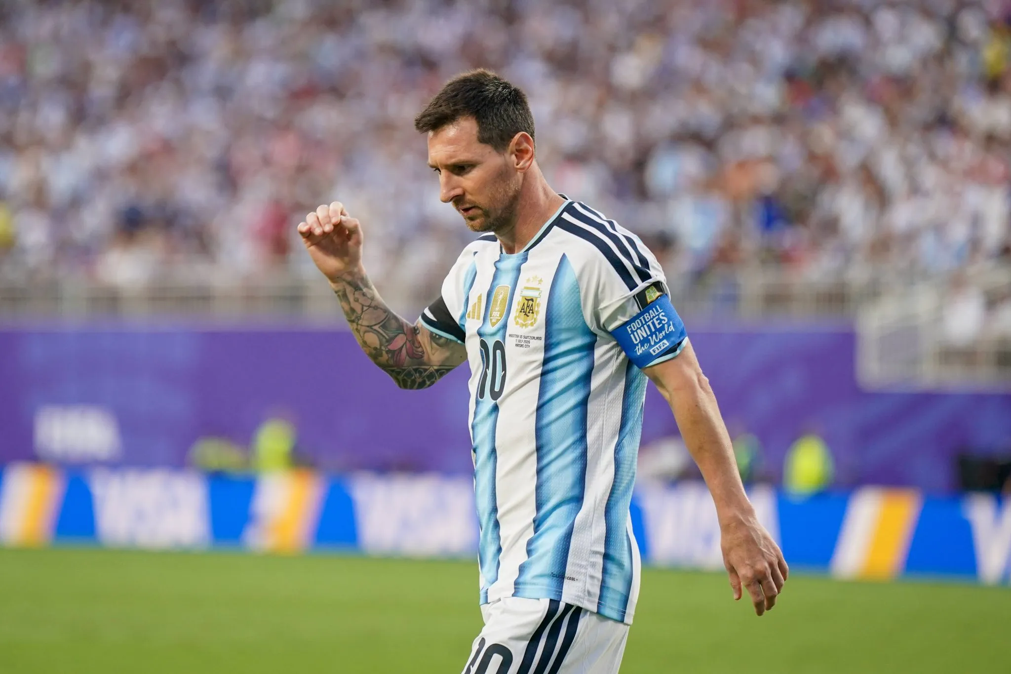 Messi deu assist&ecirc;ncia para primeiro gol da Argentina