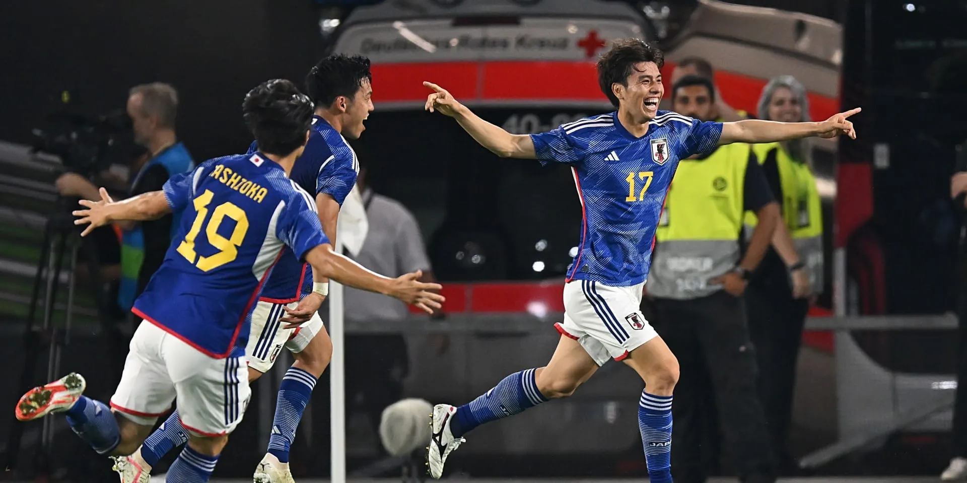 O Jap&atilde;o de novo atormenta a Alemanha, numa surra por 4&times;1 que amplia a crise