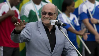 Sabe quem &eacute; contra a regra dos gols fora? Ele mesmo, Joseph Blatter