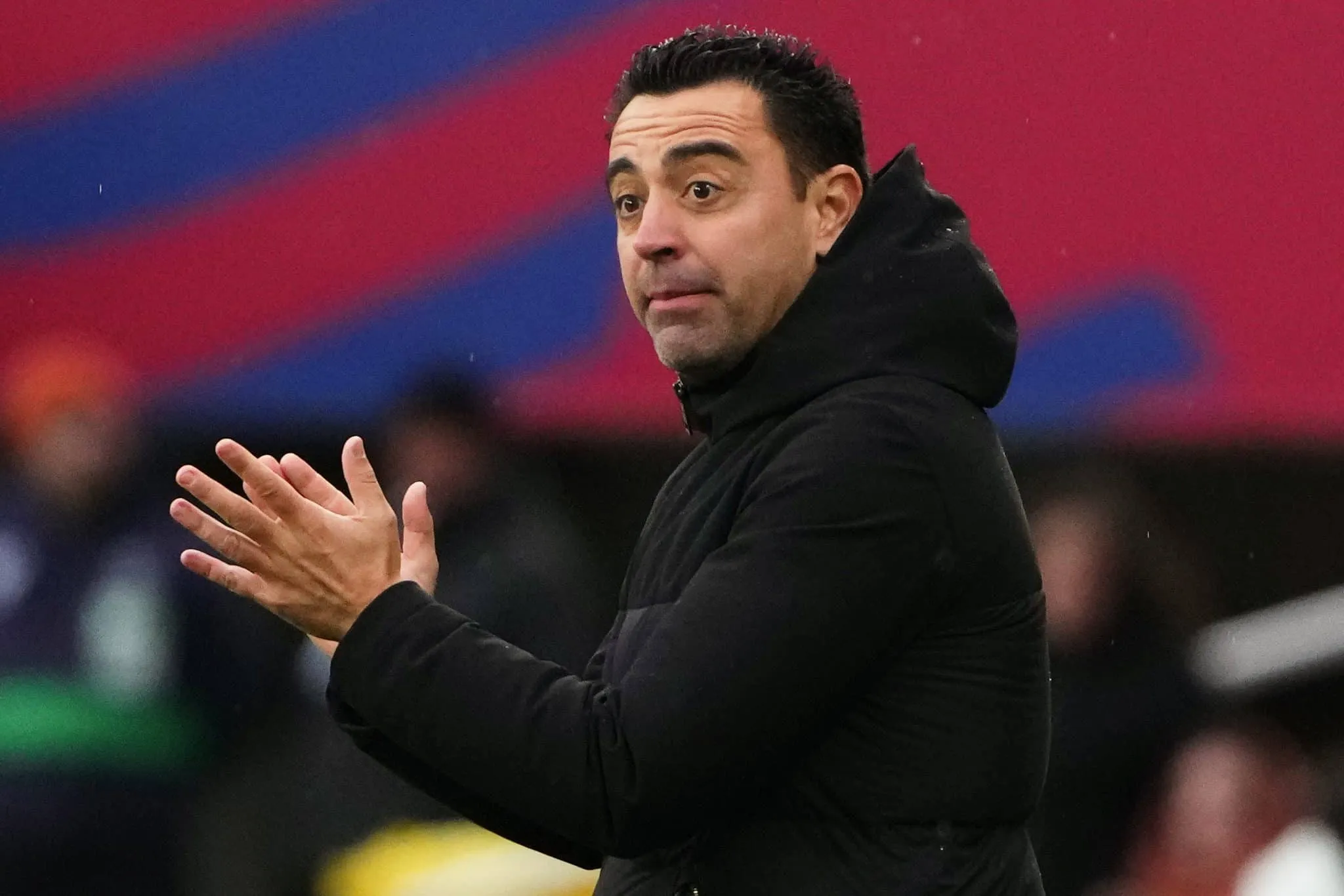 Xavi sabe que precisa do Camp Nou, que est&aacute; fechado, e faz pedido &agrave; torcida do Barcelona