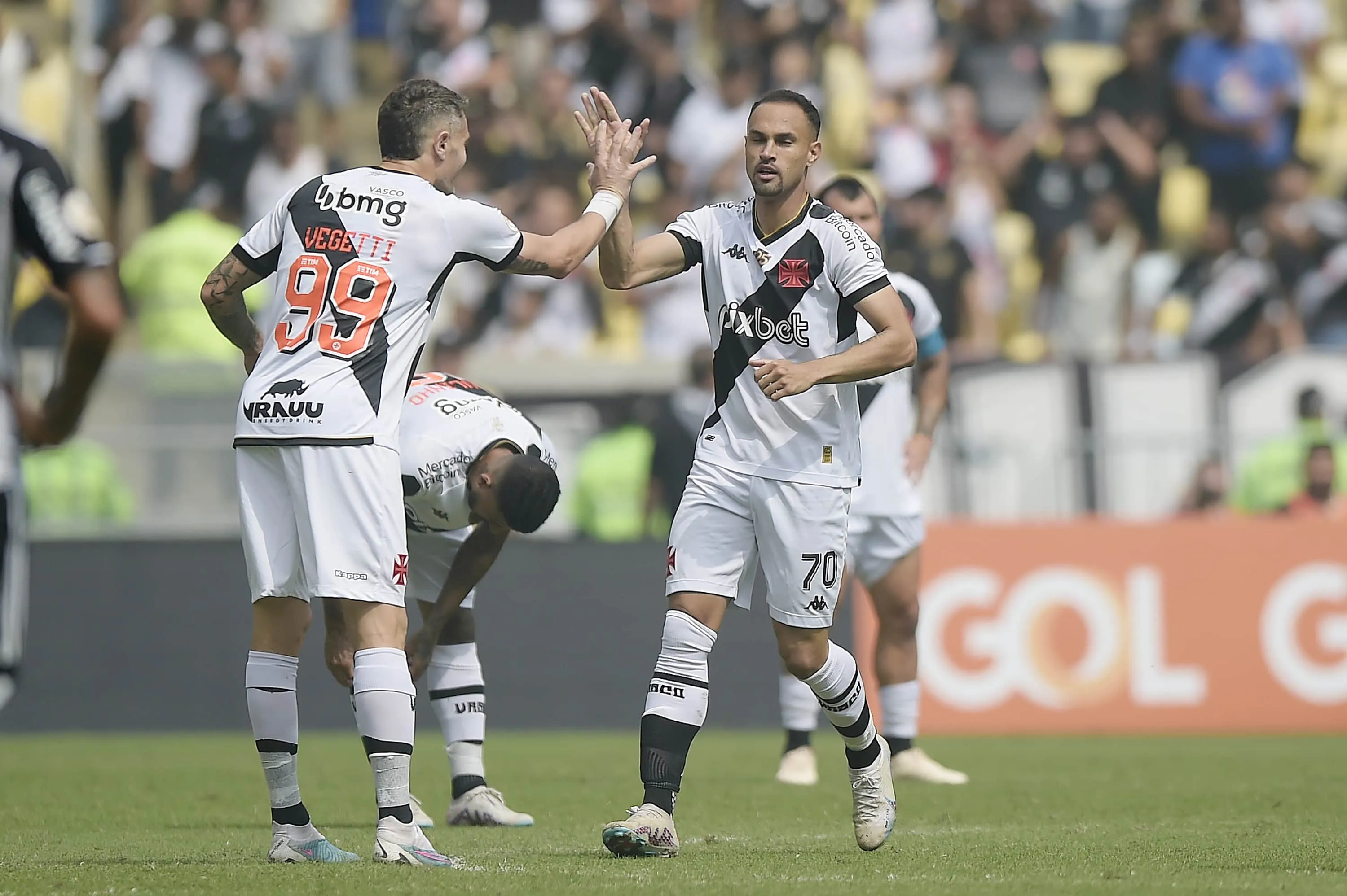 Vasco: Diaz d&aacute; importante recado aos jogadores &ndash; e que vale at&eacute; para Payet