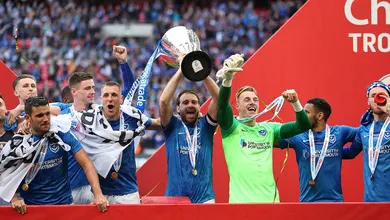 Na final dos antigos campe&otilde;es ingleses, Portsmouth derrota Sunderland nos p&ecirc;naltis e conquista a EFL Trophy