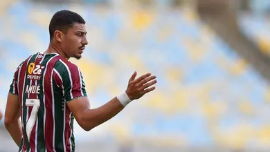 Fluminense aguarda defini&ccedil;&otilde;es do mercado da bola por refor&ccedil;os para o elenco