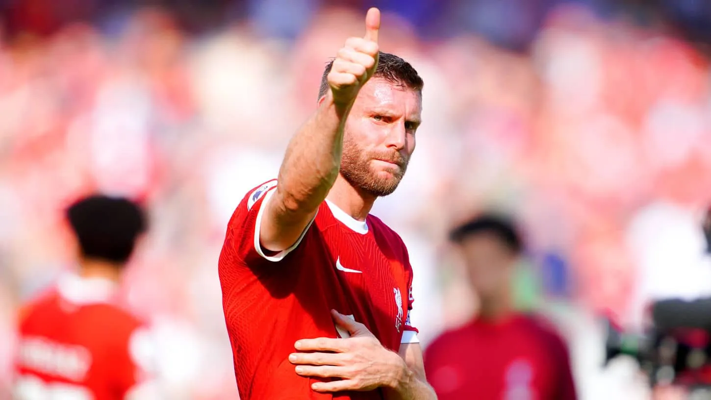 James Milner continuar&aacute; a carreira no Brighton aos 37 anos depois de oito temporadas no Liverpool