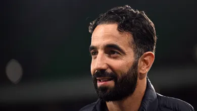 Ex-Liverpool duvida de sucesso t&aacute;tico de Amorim no Manchester United: &lsquo;ter&aacute; problemas&rsquo;