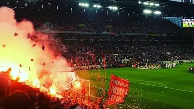 No duelo entre Col&ocirc;nia e Estrela Vermelha, o show nas arquibancadas impressionou
