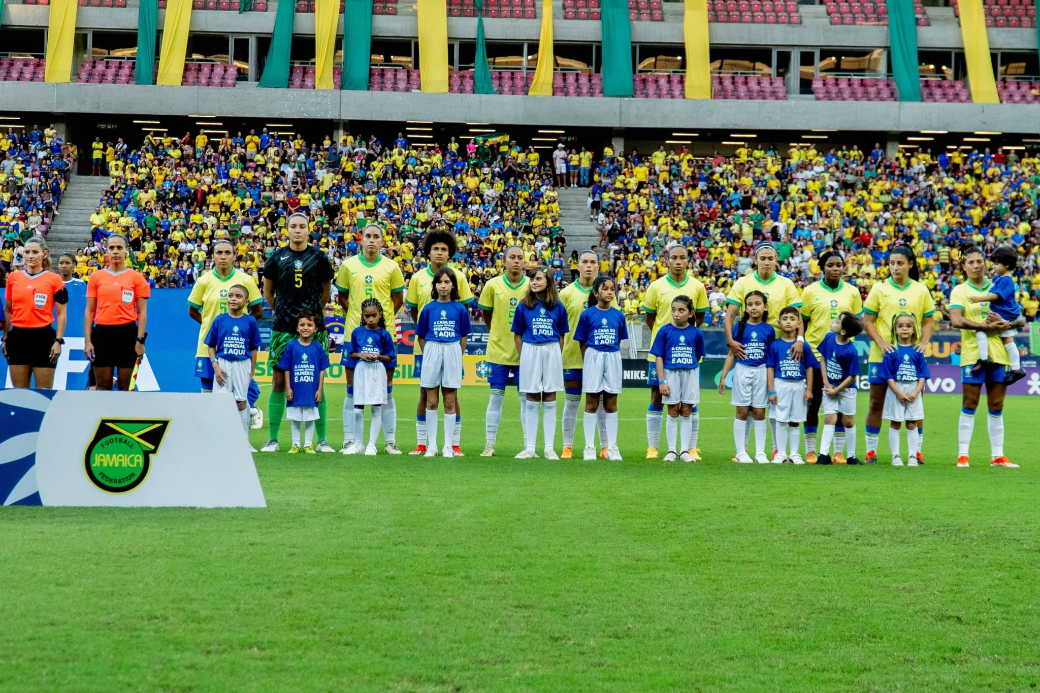 seleção brasileira feminina durante amistoso contra a Jamaica na Arena de Pernambuco (Foto: IMAGO / Fotoarena)