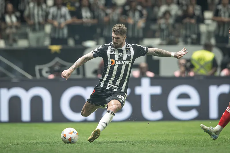 Lyanco foi ovacionado pela torcida do Atl&eacute;tico na Arena MRV 