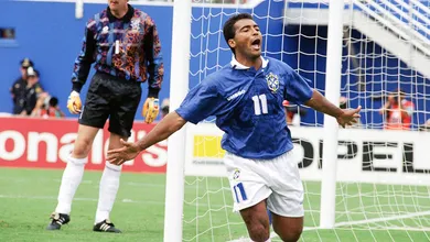 Entrevista de Rom&aacute;rio ao Players&rsquo; Tribune refor&ccedil;a a lenda em torno do baixinho