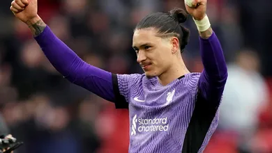 Liverpool vence o Notthinghan Forest com gol no &uacute;ltimo lance e mostra que &eacute; o time mais resiliente da Premier League