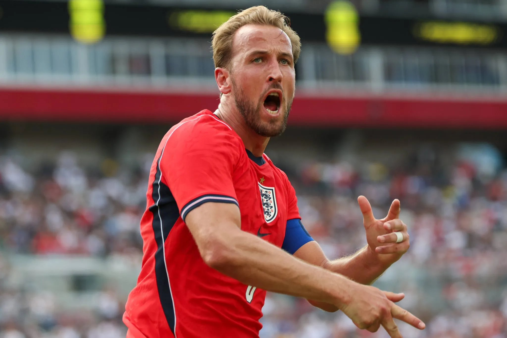 Kane comemora gol da Inglaterra