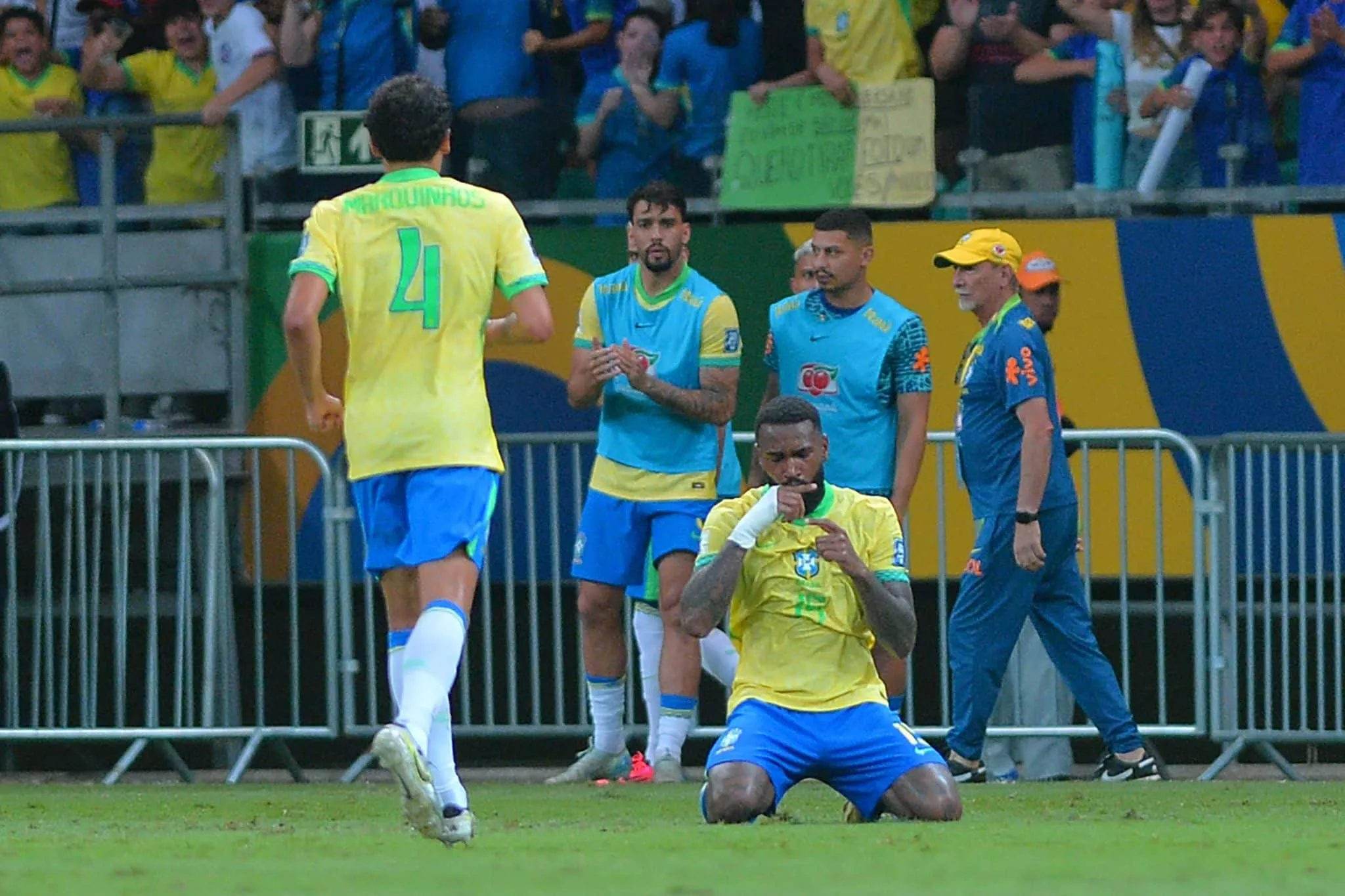 Gerson salva a Sele&ccedil;&atilde;o contra o Uruguai e mostra que &eacute; o maior acerto de Dorival