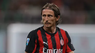 &lsquo;Milan &eacute; um time terr&iacute;vel&rsquo;: Ex-t&eacute;cnico multicampe&atilde;o poupa Modric e detona elenco