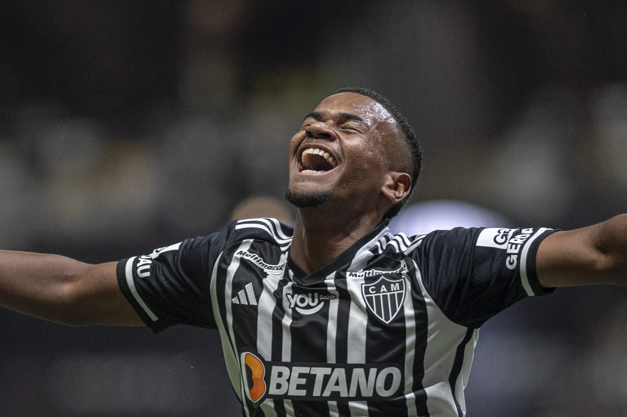 &lsquo;Importantes no tempo que fiquei escondido&rsquo;: Alisson fala de rela&ccedil;&atilde;o com a fam&iacute;lia ap&oacute;s brilhar pelo Atl&eacute;tico-MG
