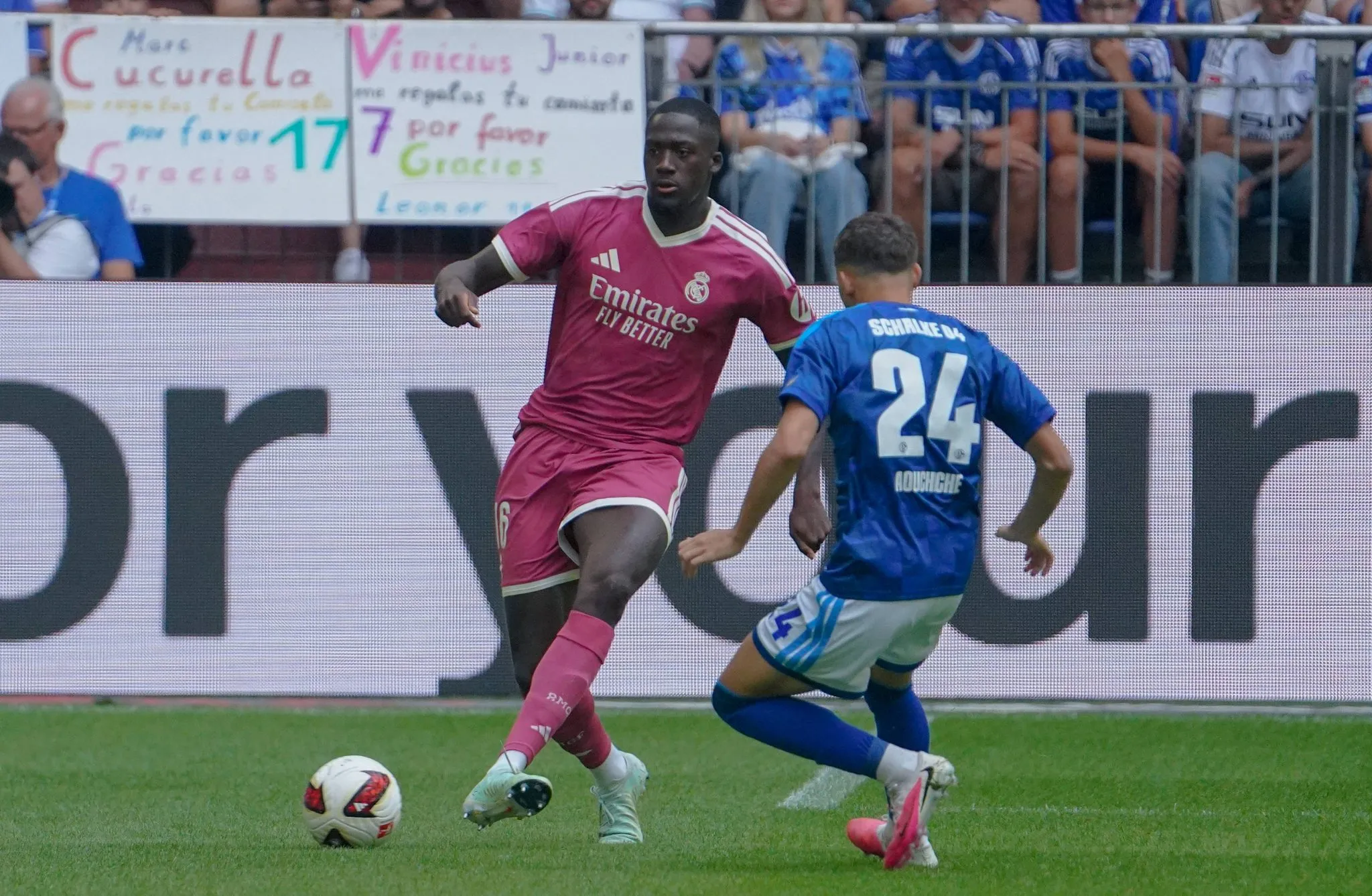 Ibrahima Konate em partida pelo Real Madrid durante a pré-temporada (Foto: IMAGO / STEINSIEK.CH)