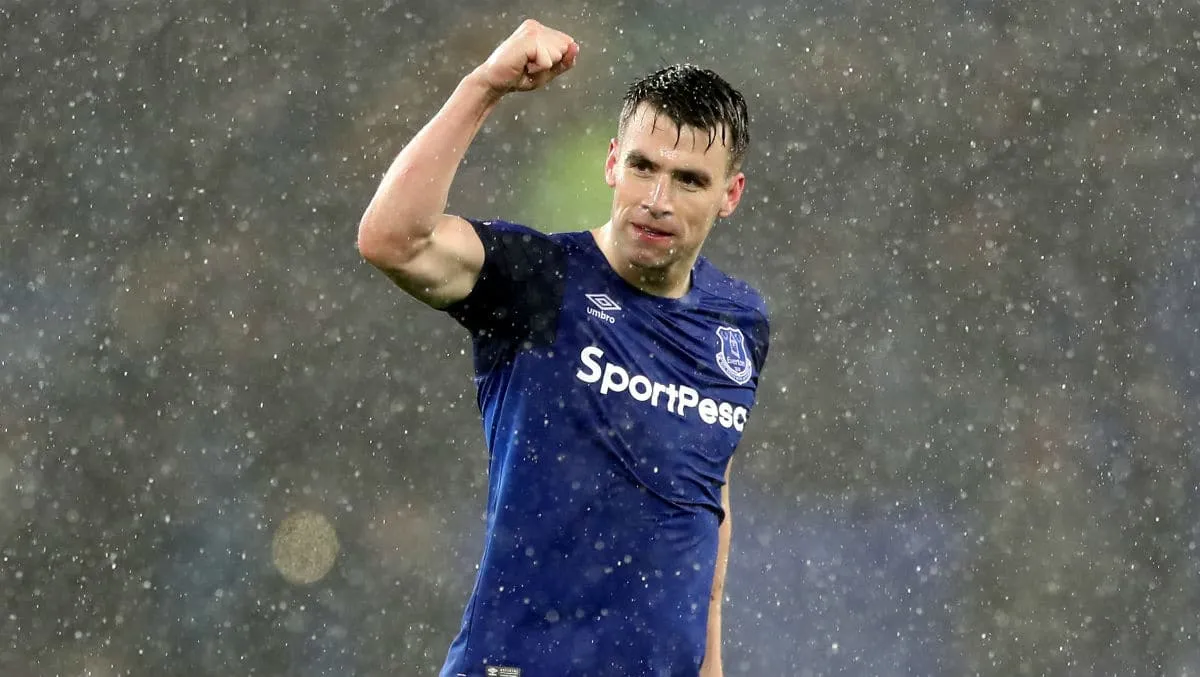 Coleman, do Everton, e Klopp doam &euro; 5 mil para torcedor do Liverpool que sofreu danos cerebrais