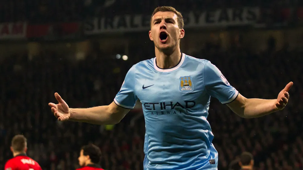 S&oacute; um dos clubes de Manchester &eacute; um time em campo, e n&atilde;o &eacute; o lado vermelho