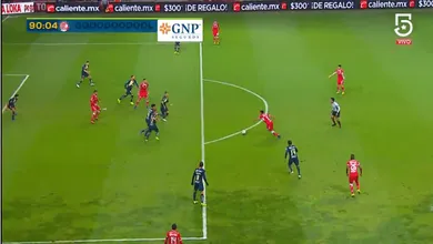Uma s&oacute; finta driblou tr&ecirc;s, deixando dois no ch&atilde;o, e valeu um gola&ccedil;o decisivo aos 51 do 2&deg; tempo