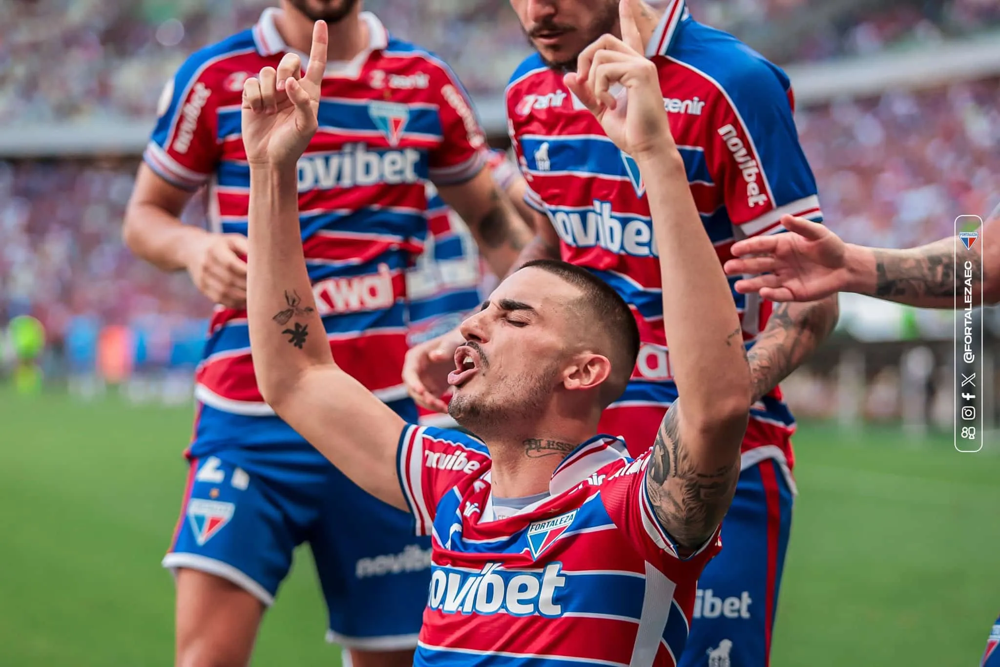 &lsquo;Estou angustiado, profundamente abalado&rsquo;: Thiago Galhardo faz pausa para cuidar de sa&uacute;de mental ap&oacute;s ataque ao &ocirc;nibus do Fortaleza