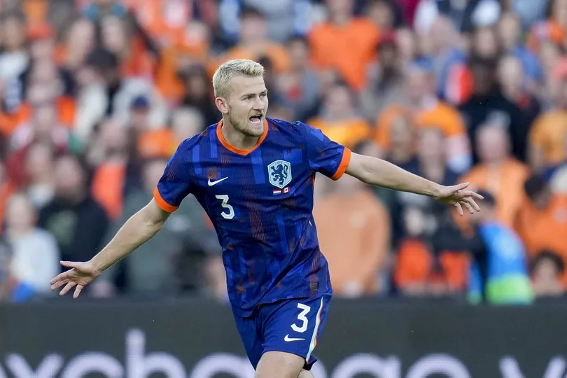 Foto: (IconSport) - Matthijs De Ligt pela Holanda