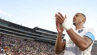 Desconhecido por Vitinha, Marlon Freitas &lsquo;incorpora&rsquo; Didi e dispensa apresenta&ccedil;&otilde;es no Botafogo