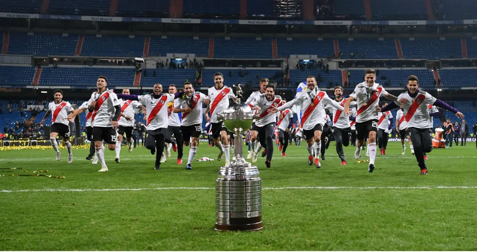 Em sete anos, o River Plate caminhou da frustra&ccedil;&atilde;o pelo descenso &agrave; maior afirma&ccedil;&atilde;o de sua for&ccedil;a