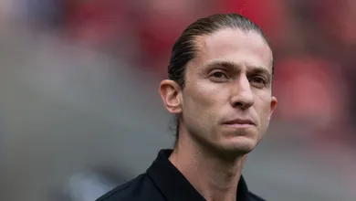 Filipe Lu&iacute;s vai poupar o time em Flamengo x Internacional antes da Copa do Brasil?