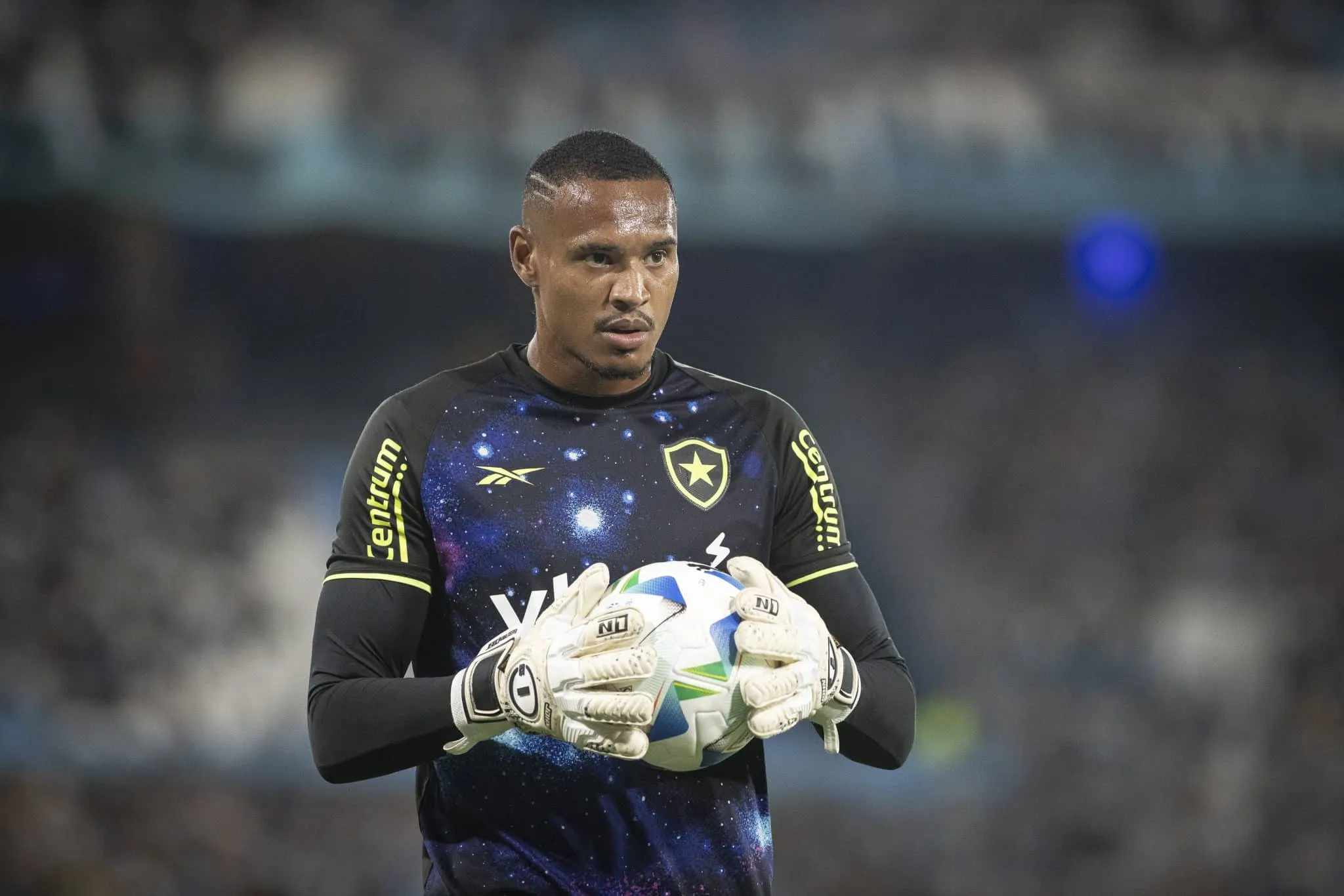 West Ham acerta com novo goleiro ap&oacute;s recusa de John, que fica no Botafogo