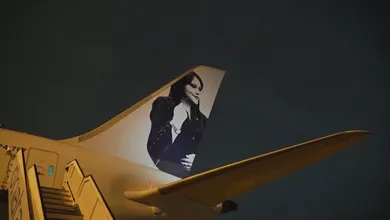 Sele&ccedil;&atilde;o feminina chegou &agrave; Austr&aacute;lia num avi&atilde;o que exaltava a luta de Mahsa Amini e das mulheres no Ir&atilde;