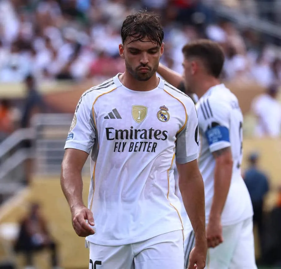 Asencio em partida do Real Madrid
