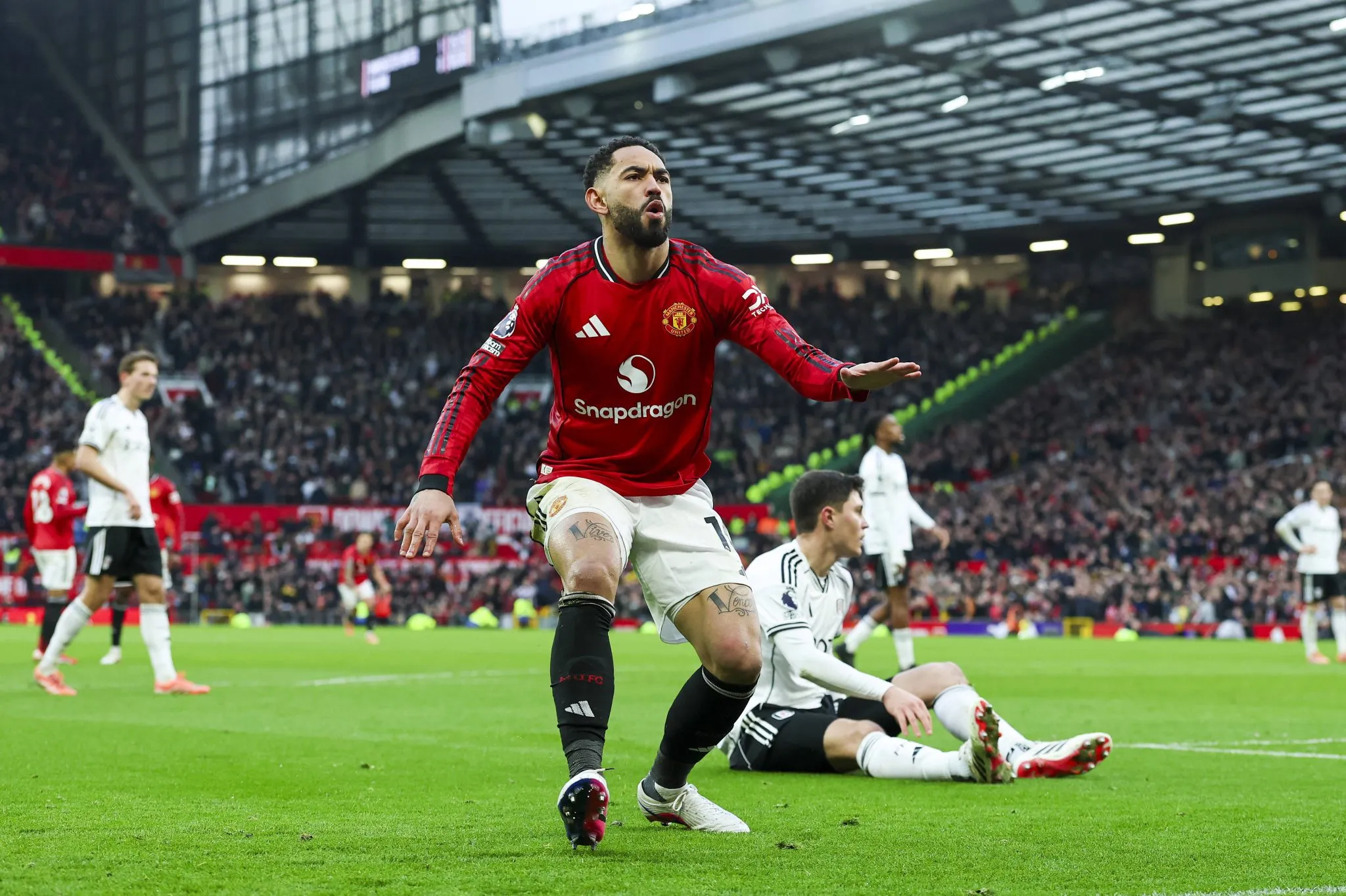 Cunha e Casemiro ajudam Manchester United a apagar mais um fantasma da Era Amorim