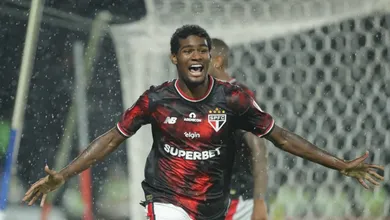 Refor&ccedil;o badalado tenta, mas n&atilde;o ofusca brilho de mais um garoto que decide para o S&atilde;o Paulo