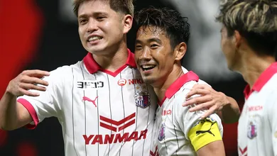 Olha ele a&iacute;! Kagawa faz gol com muita classe pelo Cerezo Osaka