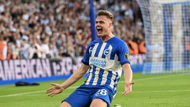 Ferguson explodiu e marcou tr&ecirc;s vezes para o Brighton atropelar o Newcastle