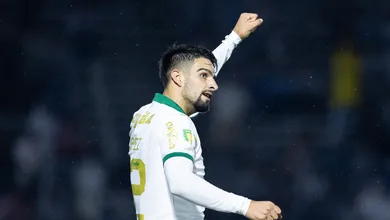 Enquanto Palmeiras busca centroavante, Flaco L&oacute;pez faz mais um e garante vit&oacute;ria sobre o Bragantino