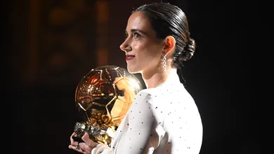 Aitana Bonmat&iacute; leva Bola de Ouro e Barcelona refor&ccedil;a dom&iacute;nio no futebol feminino
