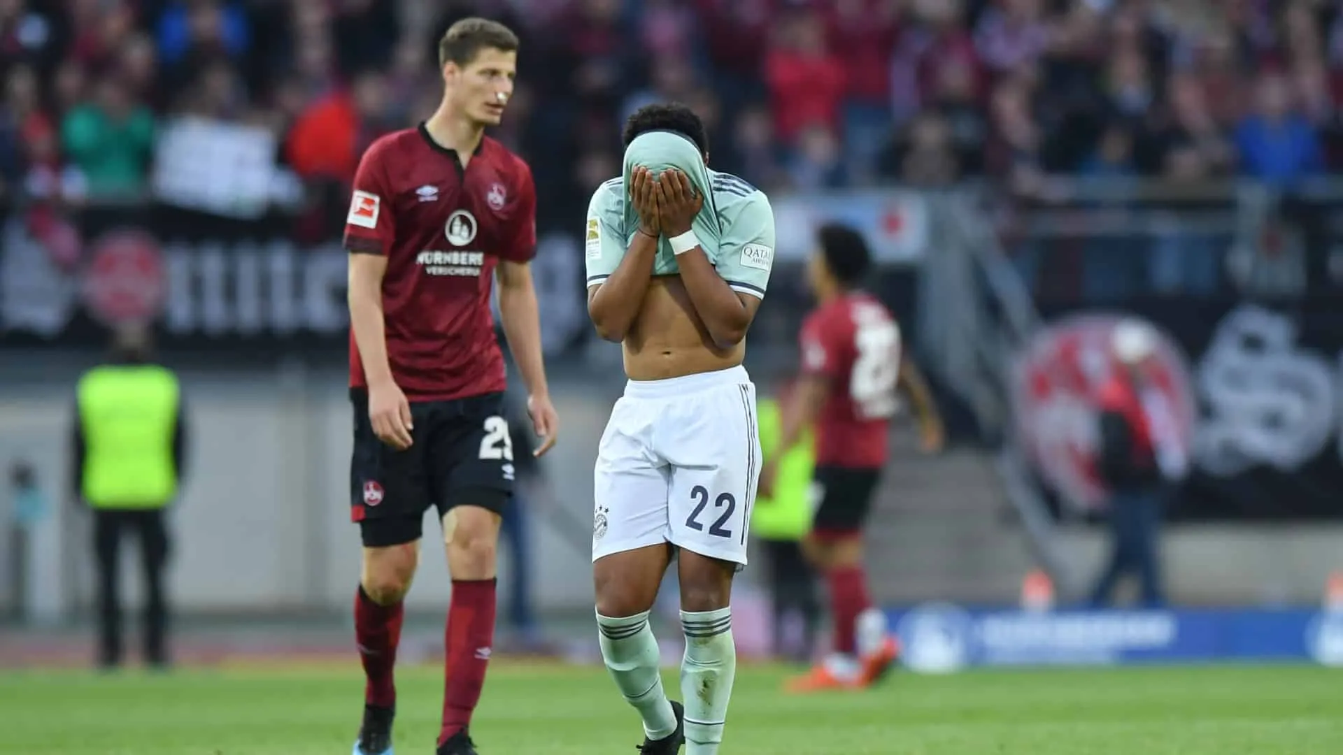 Bayern s&oacute; empata em jogo que ficou perto de perder e d&aacute; esperan&ccedil;a ao Dortmund