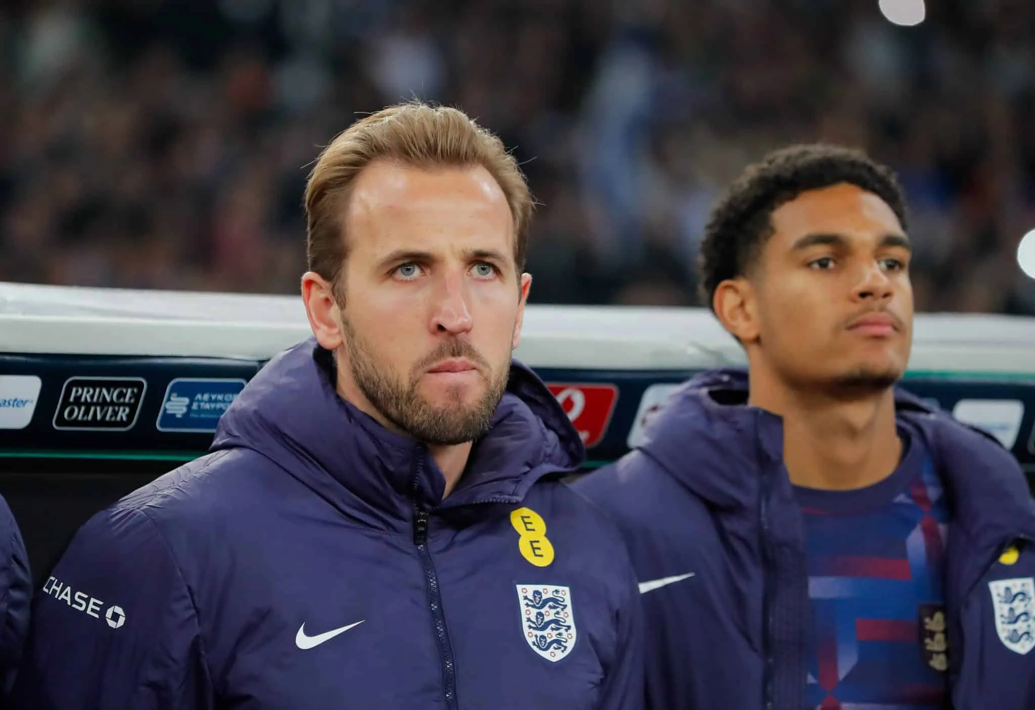 Gol de concorrente e decep&ccedil;&atilde;o com companheiros: nem vit&oacute;ria da Inglaterra alivia semana de Kane