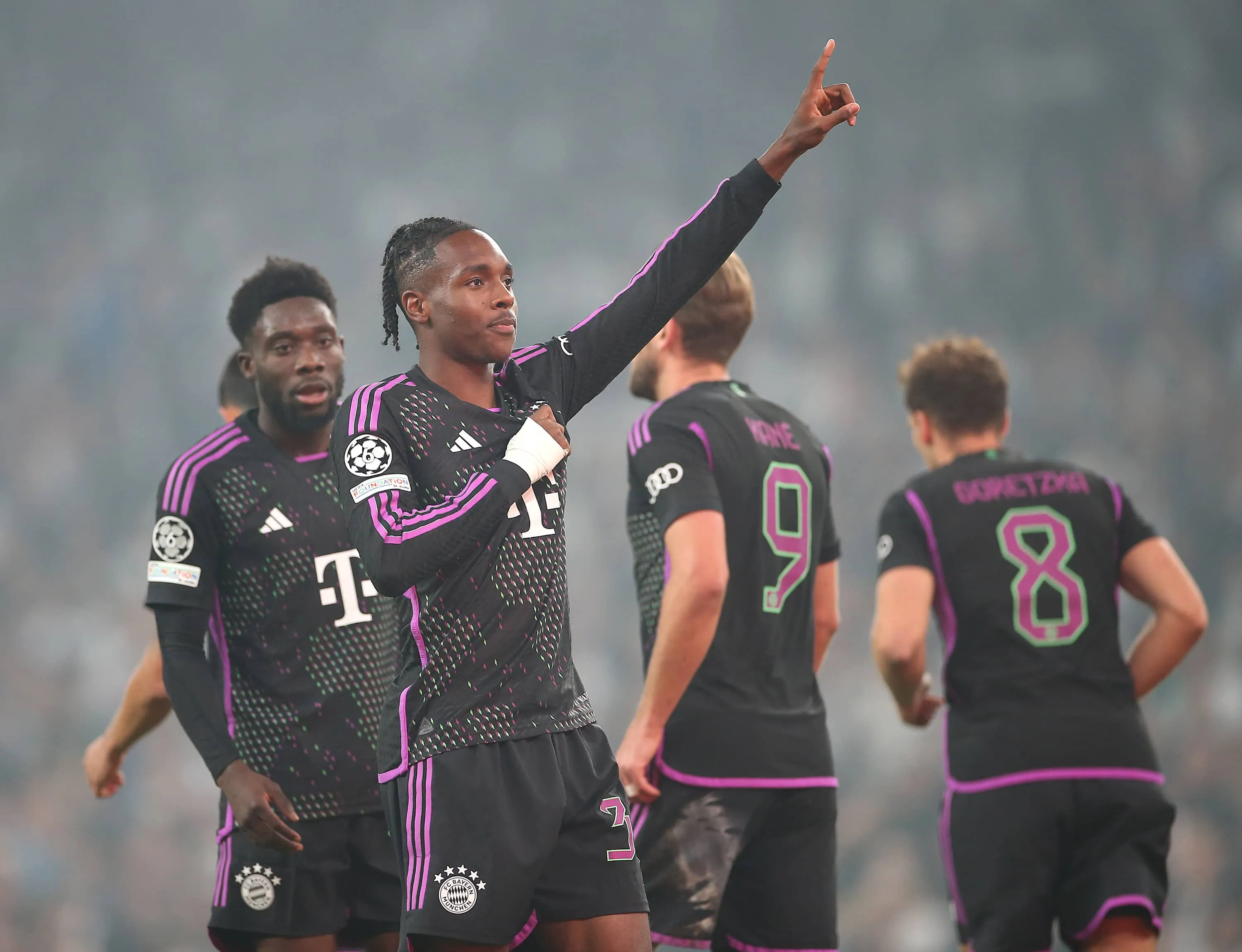 Mathys Tel brilha novamente, e Bayern vence Copenhagen de virada na Dinamarca